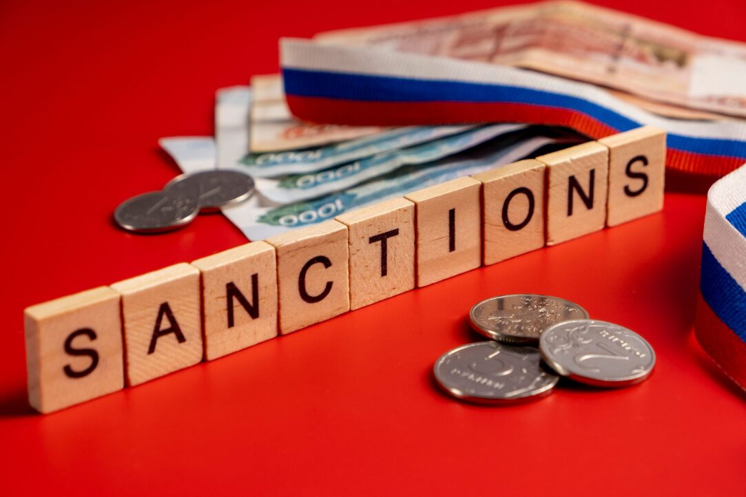 Новая статья Л.М. Сокольщика: «Russia-Related Sanctions Programs: Factors of US Sanctions Policy Evolution» Иллюстрация к новости: Новая статья Л.М. Сокольщика: «Russia-Related Sanctions Programs: Factors of US Sanctions Policy Evolution»